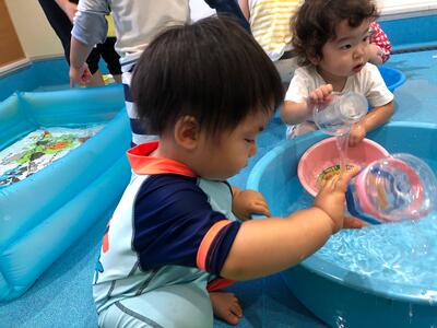 ソラスト成増保育園1歳児水遊びの様子⑨