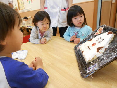 ソラスト成増　1月　誕生会　ケーキ２.JPG