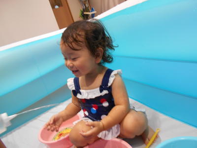 ソラスト成増保育園　１歳児クラス　水遊び４