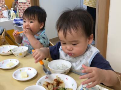 07_202410_0歳_昼食（おおいまち）.jpg