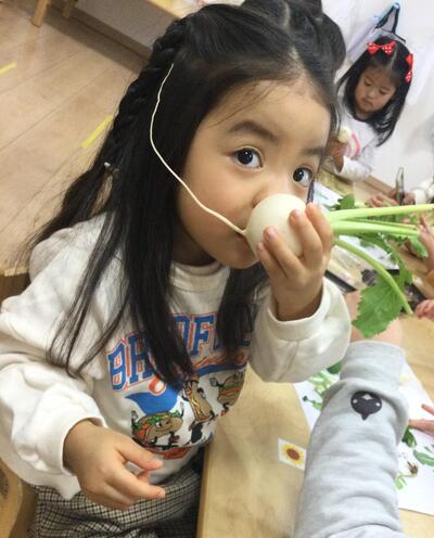 2025.1.7ソラスト高津保育園　七草に触れる⑦.JPG
