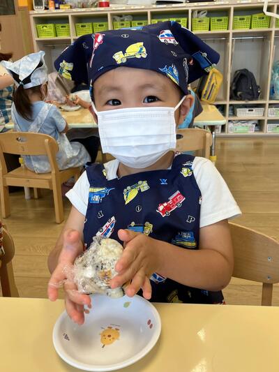 20250626_おにぎりづくり（おおいまち）4.jpg