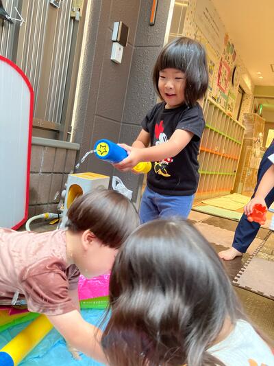 202508272歳児水遊び⑨.jpg
