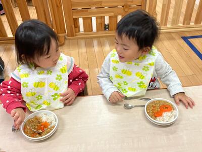 中村橋保育園'25年12月こころ 人参の型抜き (8).jpg