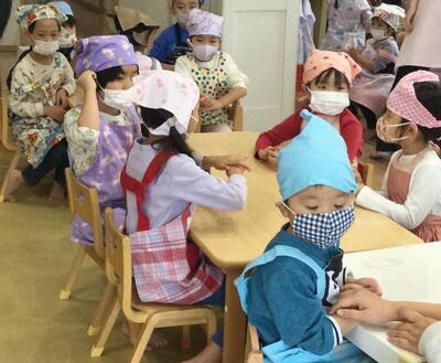 2025 11 19ソラスト高津保育園クッキー①.JPG