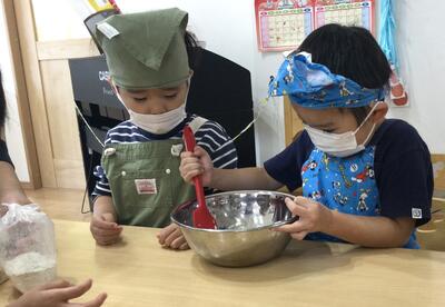 2025 11 19ソラスト高津保育園クッキー③.JPG