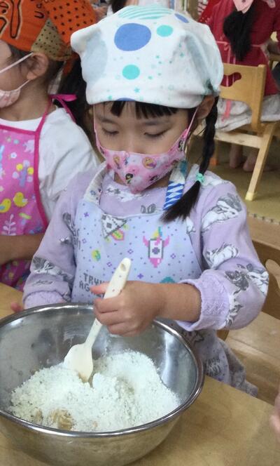 2025 11 19ソラスト高津保育園クッキー⑤.JPG