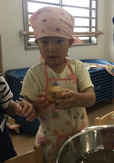 2026.8.20ソラスト高津保育園　じゃがいも④.JPG