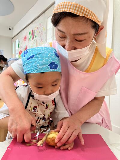 2026.8.20ソラスト高津保育園　じゃがいも⑦.jpg